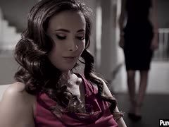 Schöne Milf verführt ihren Stiefsohn beim Sex